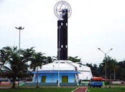 tugu khatulistiwa