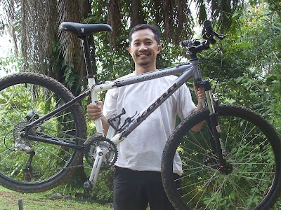 Kona Mountain Bikes on Muslim Who Ride Mountain Bike  Kona Fire Mountain At Taman Cabaran