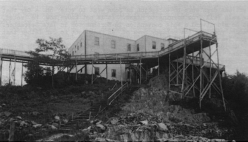 LEONARD J. LOS HOLYOKE HISTORY The Eyrie House Hotel 18611901