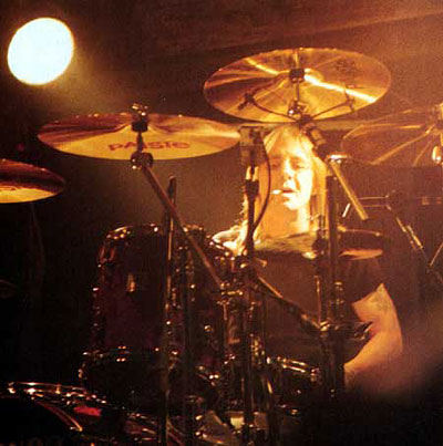 Phil Rudd (Bateria)