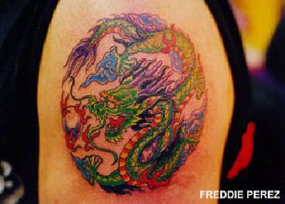 Tattoo de dragão Oriental chinês tatuado no braço Tattoo de dragão Oriental chinês tatuado no braço