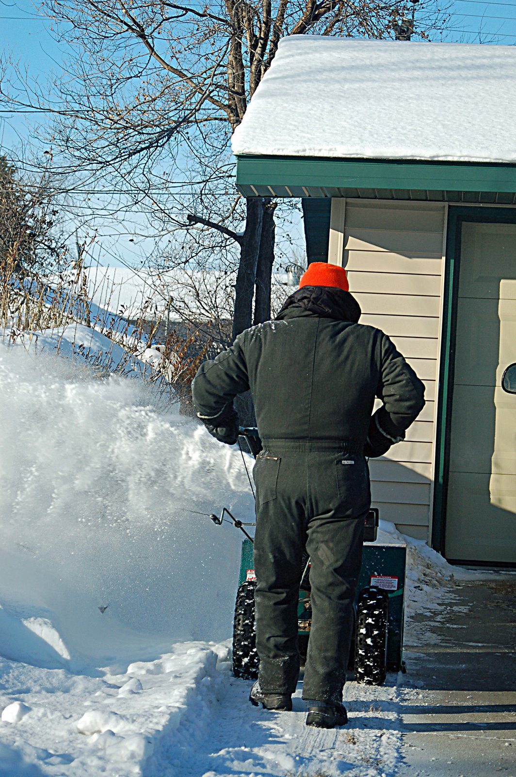 [Jan10-SnowBlow2.jpg]