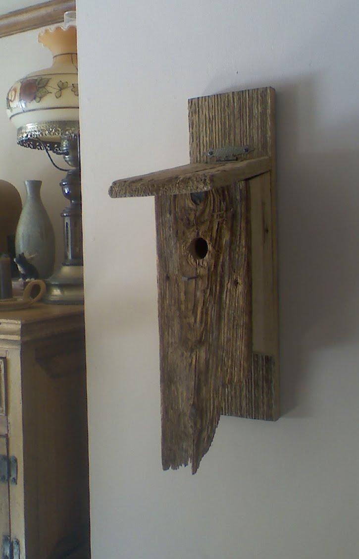 [rustic+birdhouse.jpg]