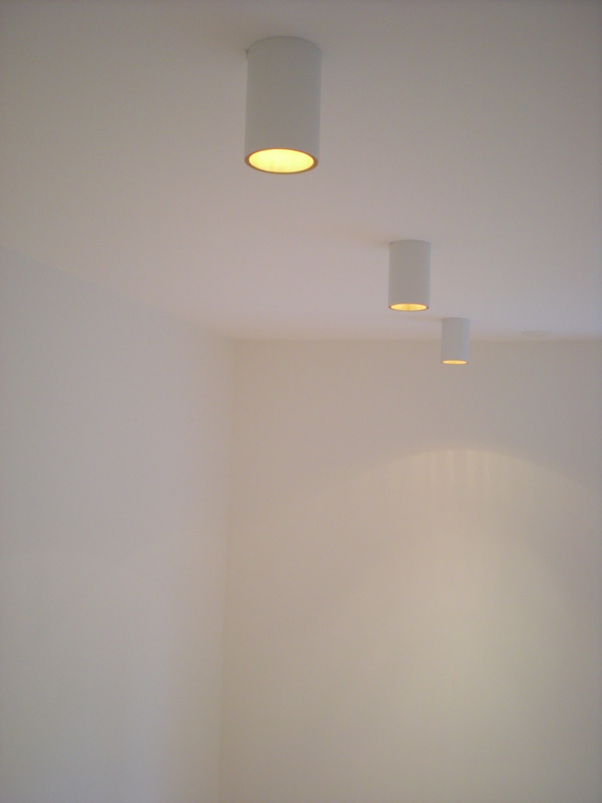 Bb19 renovering: el: brytare/dimmers, uttag, belysning (nästan) på ...