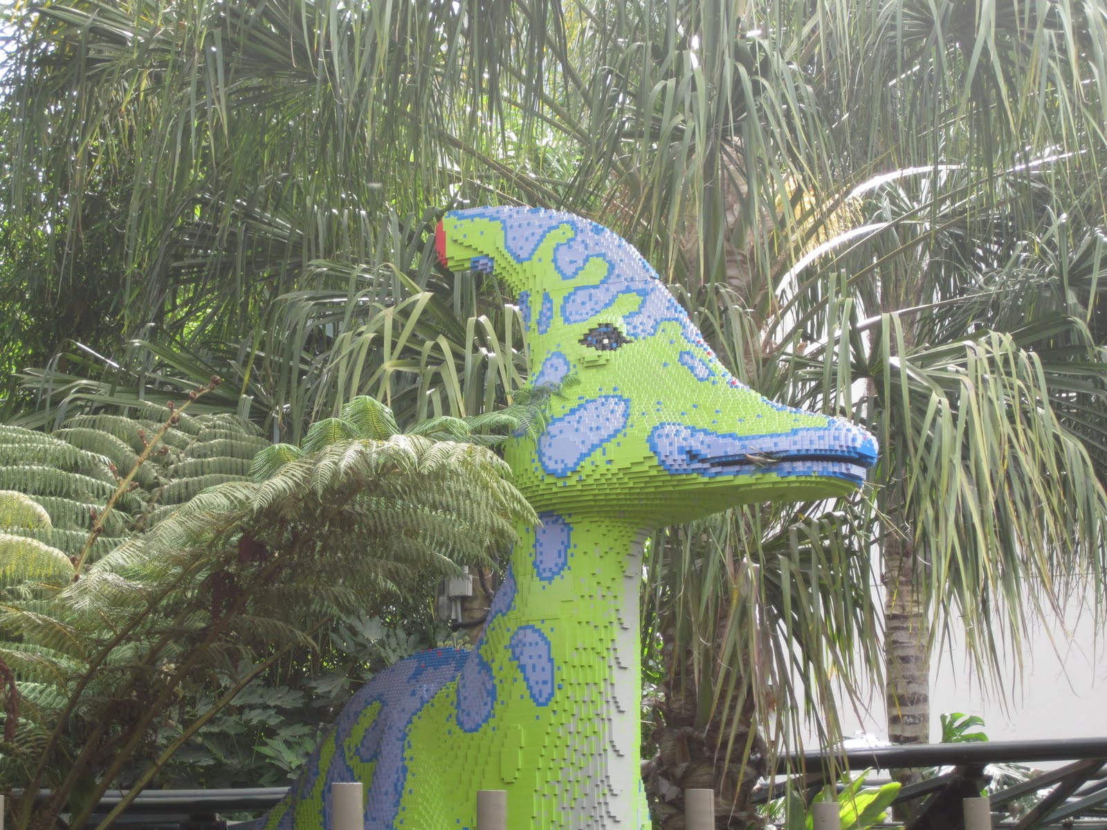 [Legoland+Dino+2.JPG]