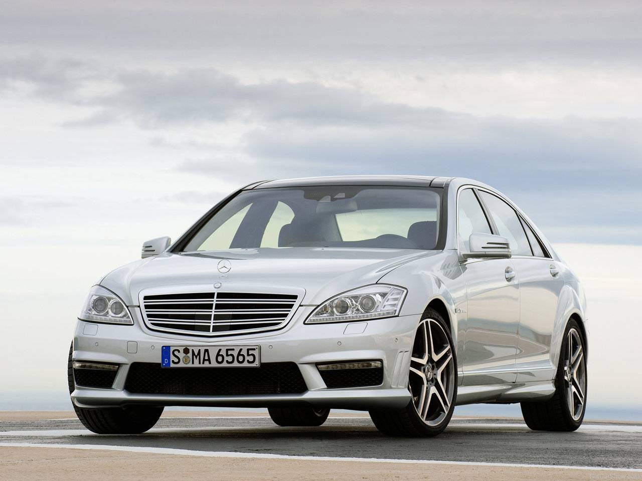 http://2.bp.blogspot.com/_vPMjJG-enrk/S8rAO6bK49I/AAAAAAAAAHI/m32yjraV4Qs/s1600/Mercedes-Benz-S65_AMG_2010_1280x960_wallpaper_01.jpg