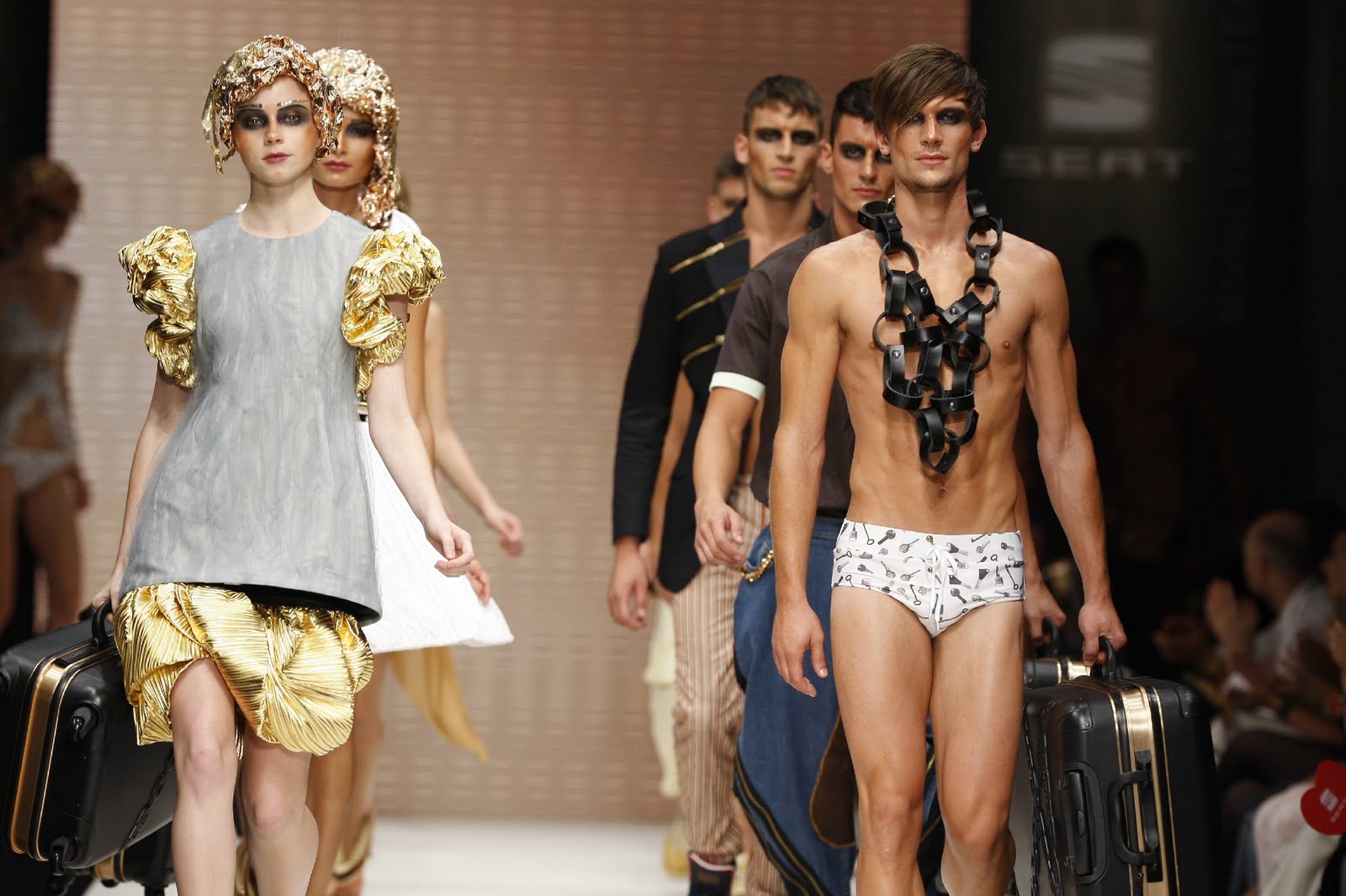 [MLX33DAlves252.JPG]