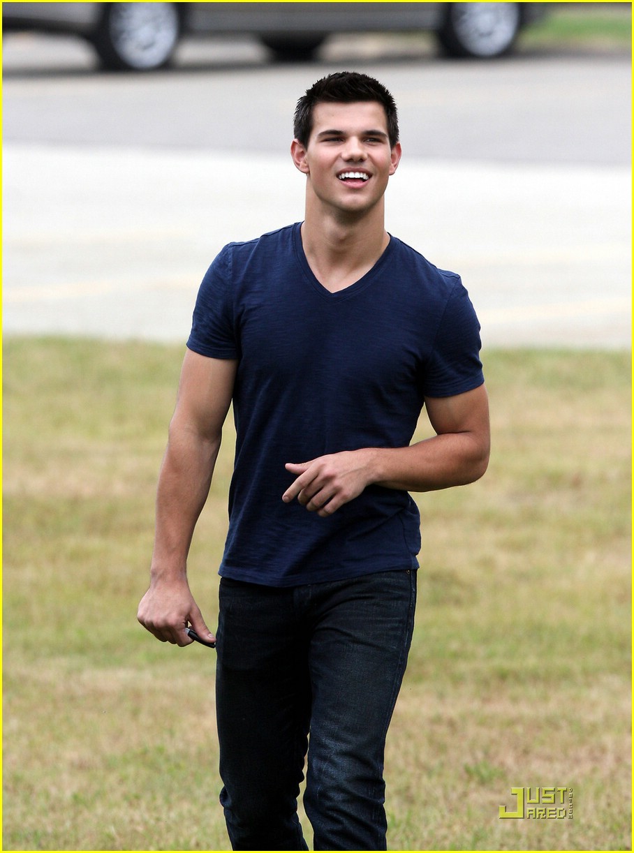 Need More Twilight?!: Taylor Lautner on the set of ... Taylor Lautner Abduction