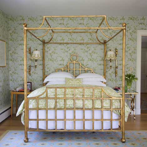 Elegant Queen Size Beds With Metal And Wood And Flowers Elegant Queen Size Beds With Metal And Wood And Flowers