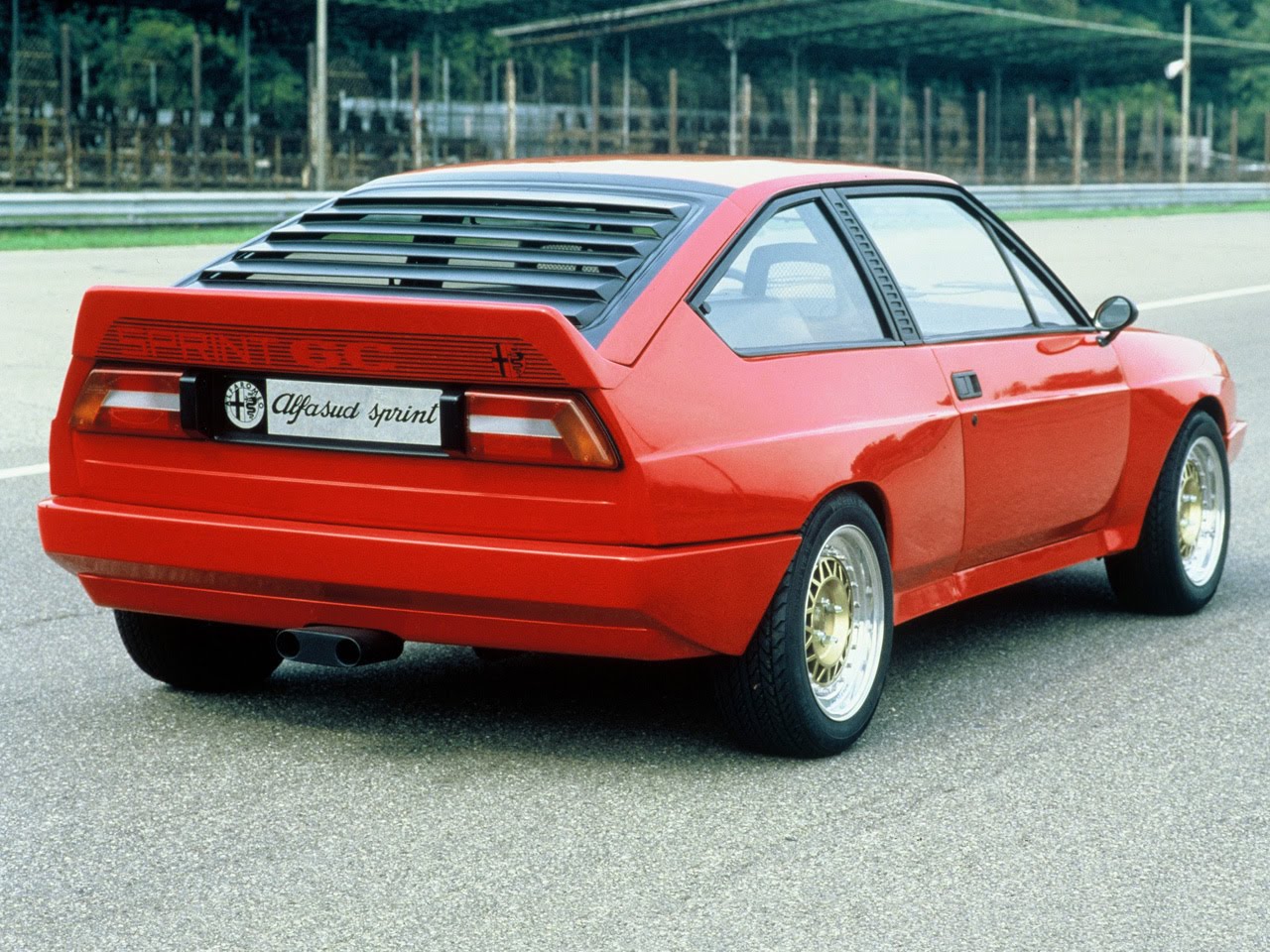 [Immagine: alfa_romeo_alfasud_sprint_6c_prototyp_3.jpg]