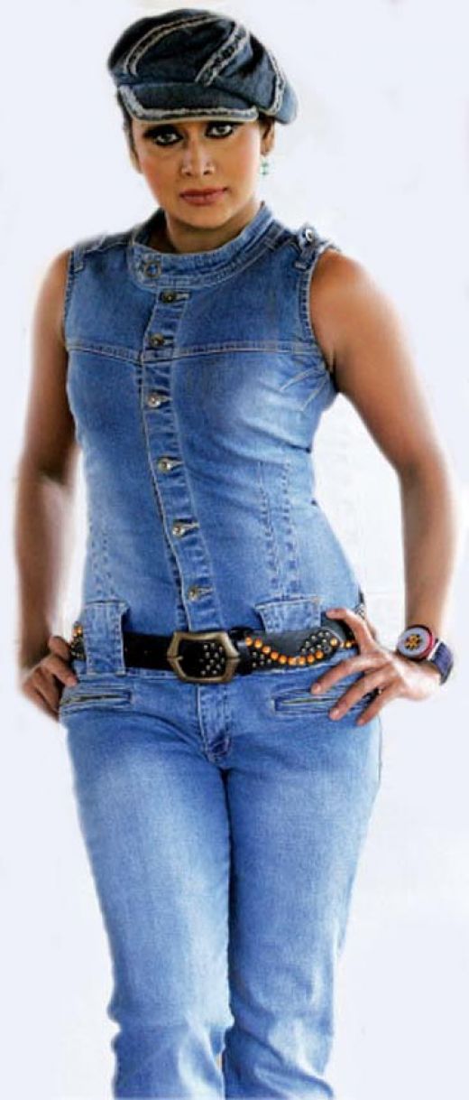 anusha damayanthi is actually very hot and beauty sri lankan actress