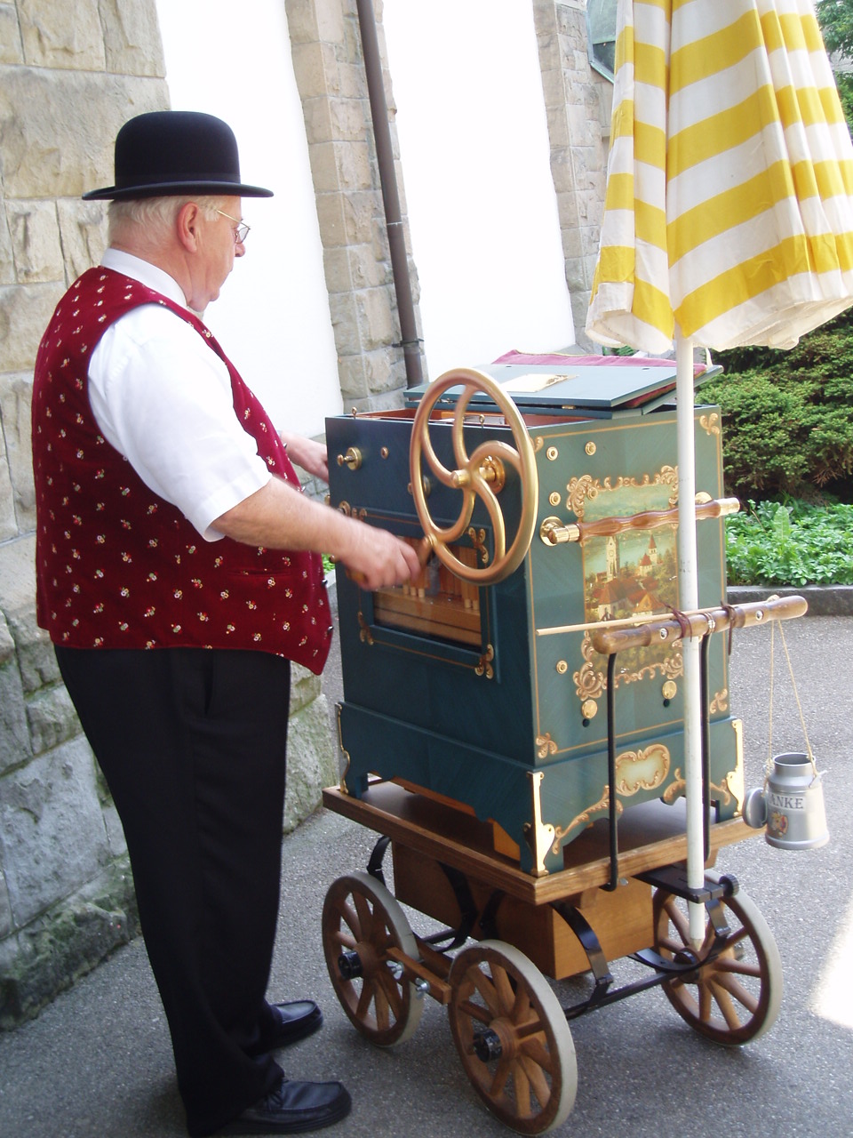 [SwissMusicBox7.JPG]