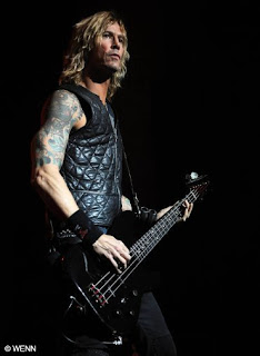 http://2.bp.blogspot.com/_vaqCjVyoA_c/SrYN-r3LWXI/AAAAAAAAC58/eHLY9Mrr-sU/s400/duff_mckagan_001_042909.jpg