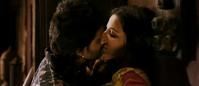Hot and Erotic Kiss Vidhya Balan and Arshad Warsi From Ishqiy