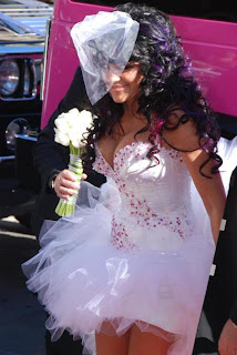 Ranking de las famosas peores vestidas en el dia de su boda 23