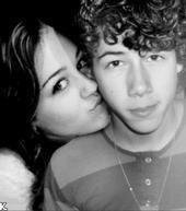 nick jonas y miley cyrus