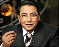 المذيع المصري محمود سعد يبتسم
