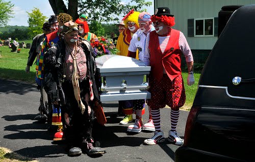 Mighty Lists: 7 bizarre funeral photos