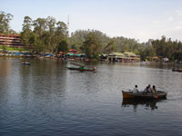 [kodaikanal_lake_1_t.jpg]