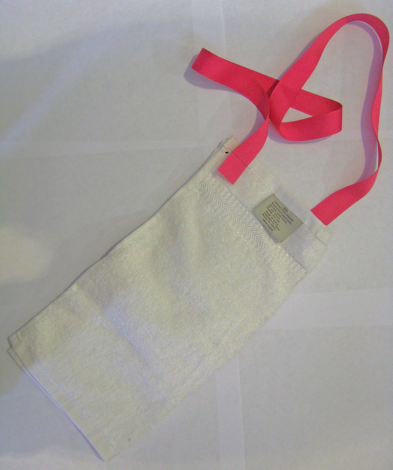 SquigglyTwigs Designs Tuesday's Tute How to Make a Water Bottle Bag