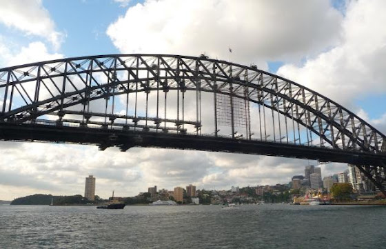 Aquí el puente que se llama: Sydney Harbour Bridge, que vi durante el City Tour por Sidney