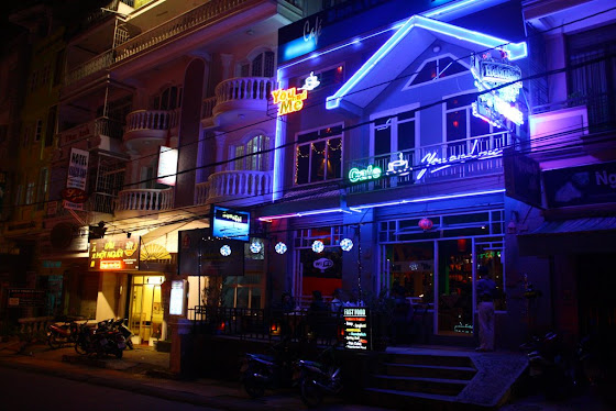 Algunos de los pubs en Dalat