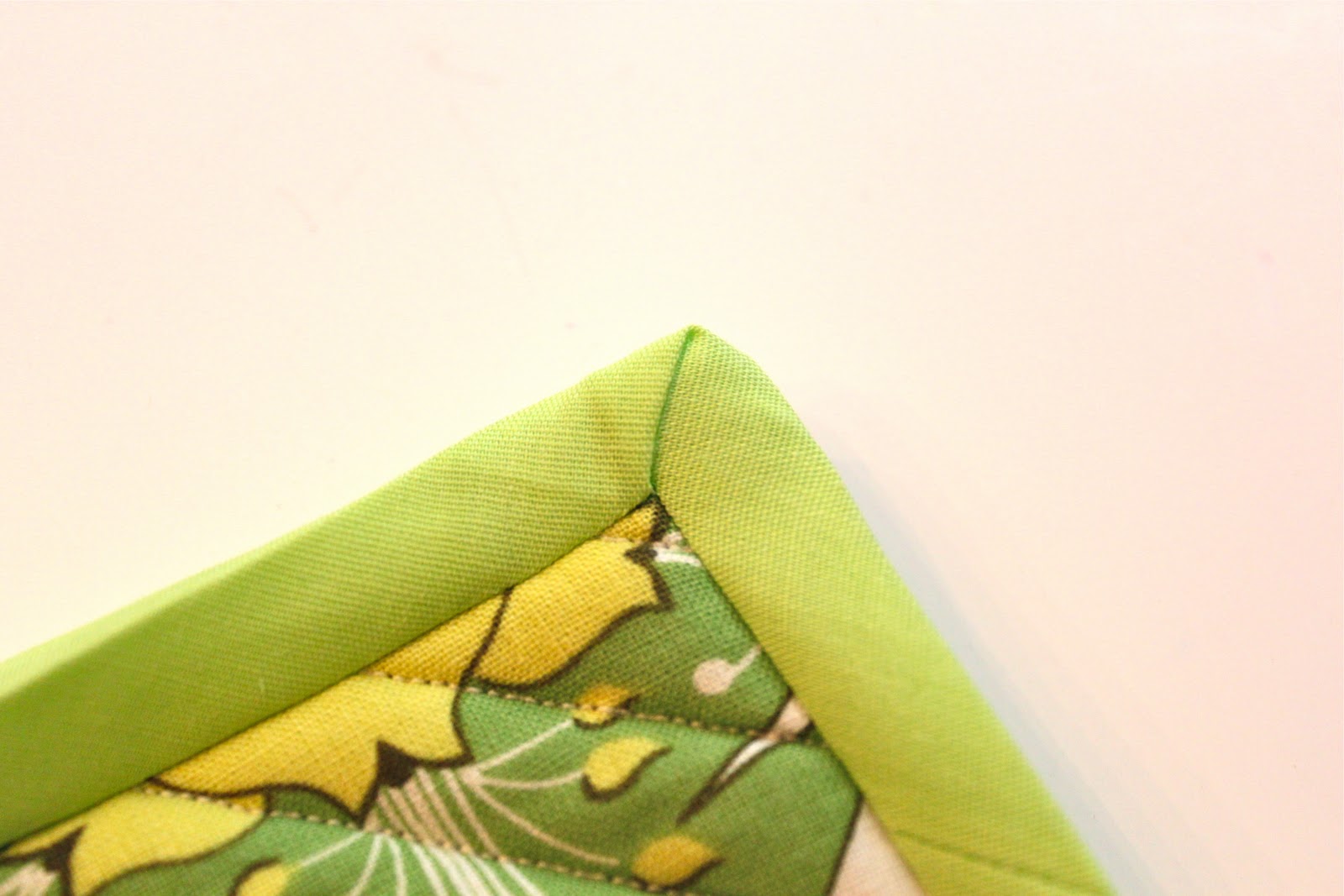 The Best Way To Sew Bias Tape With Mitered Corners {photos plus a
