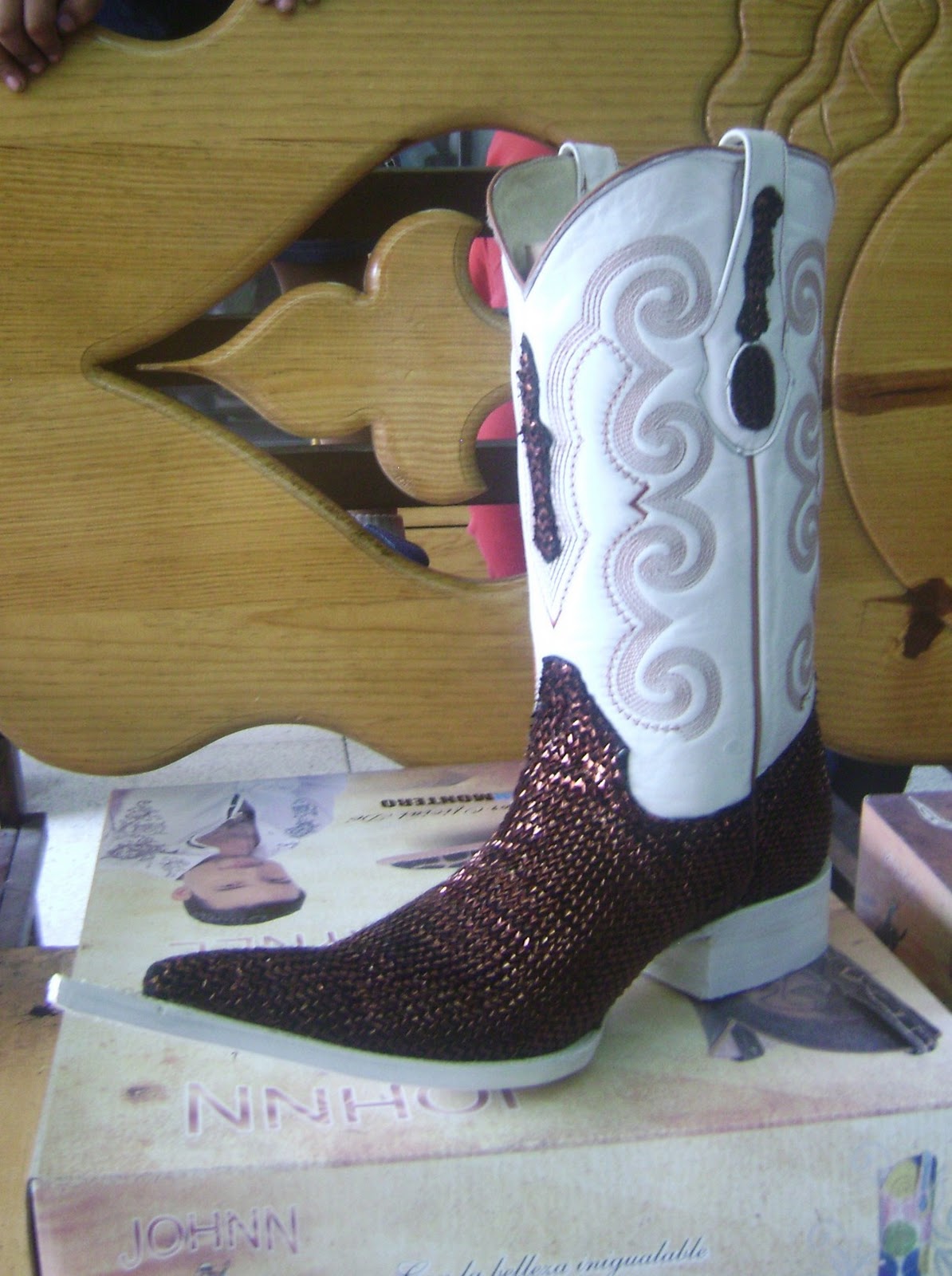 botas vaqueras picudas para hombre