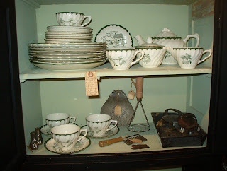 Log Cabin Antiques Gifts Set Of Country Dishes In The Hoosier
