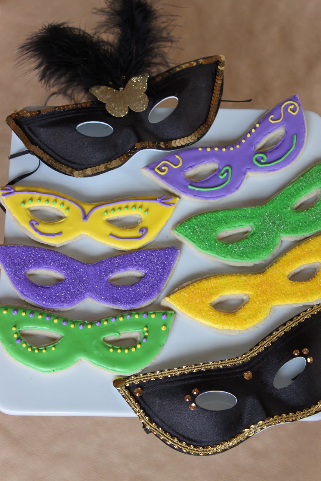 Crave. Indulge. Satisfy.: Mardi Gras Mask Cookies