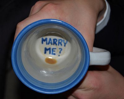 [1023-marry-me-coffee-starbucks-proposal_sm.jpg]