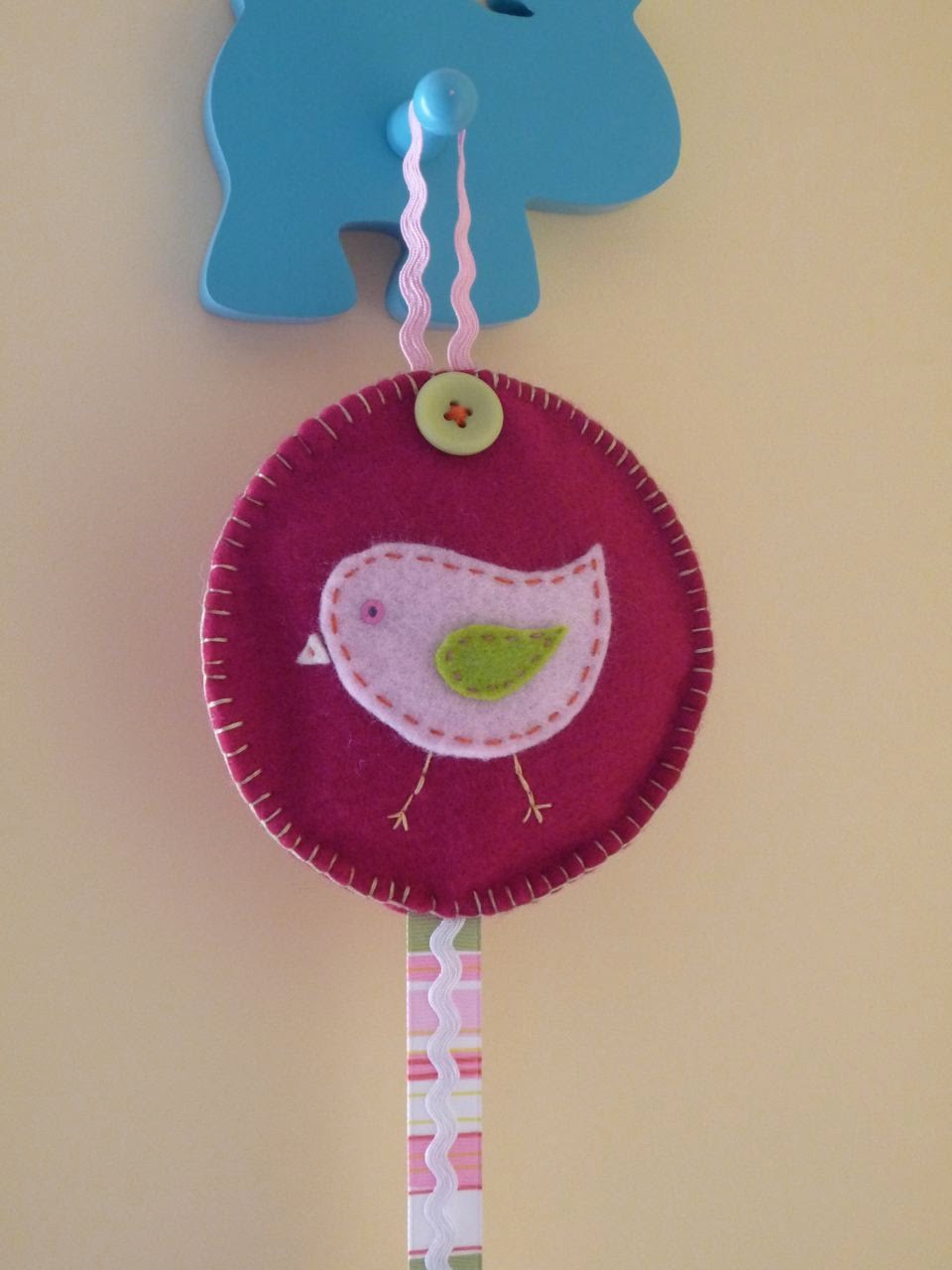 That Cute Little Cake Hair clip holder