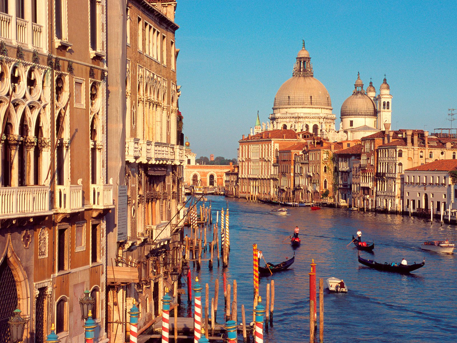 [Grand%20Canal,%20Venice,%20Italy.jpg]