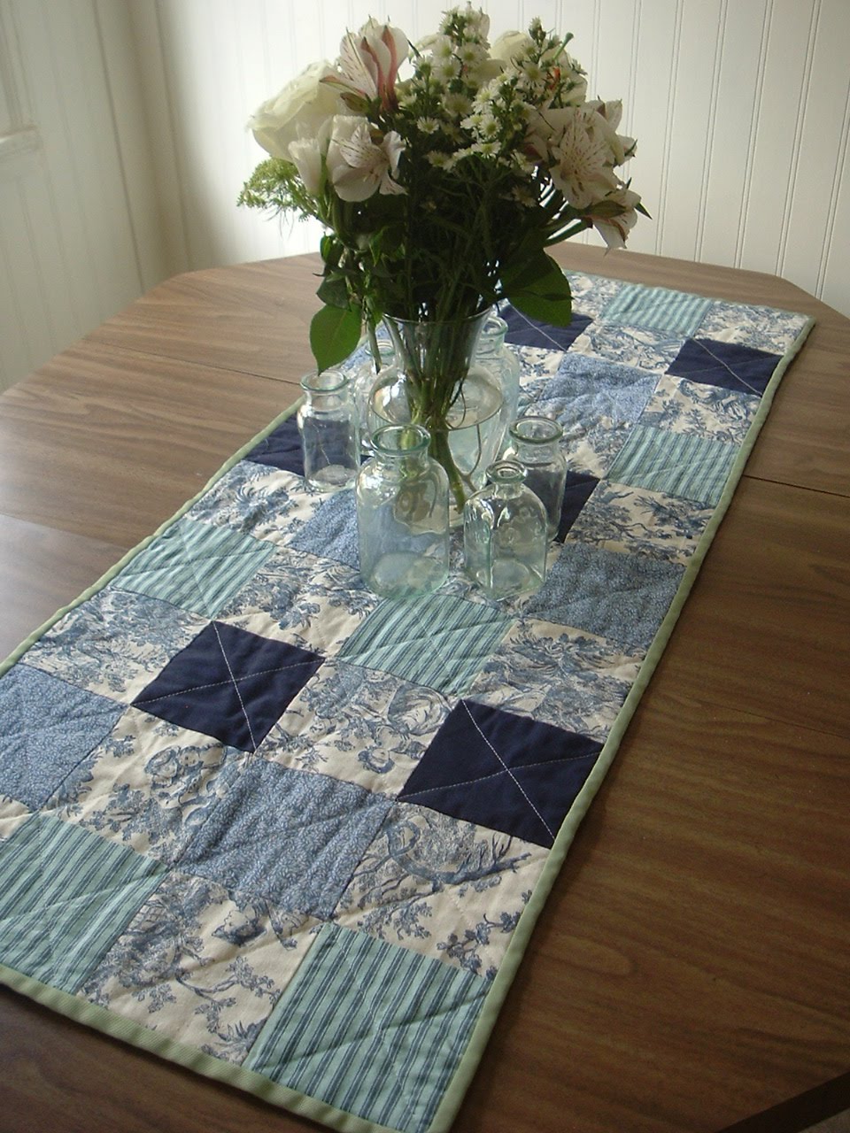 [Jean+and+Don's+Table+Runner+3.JPG]