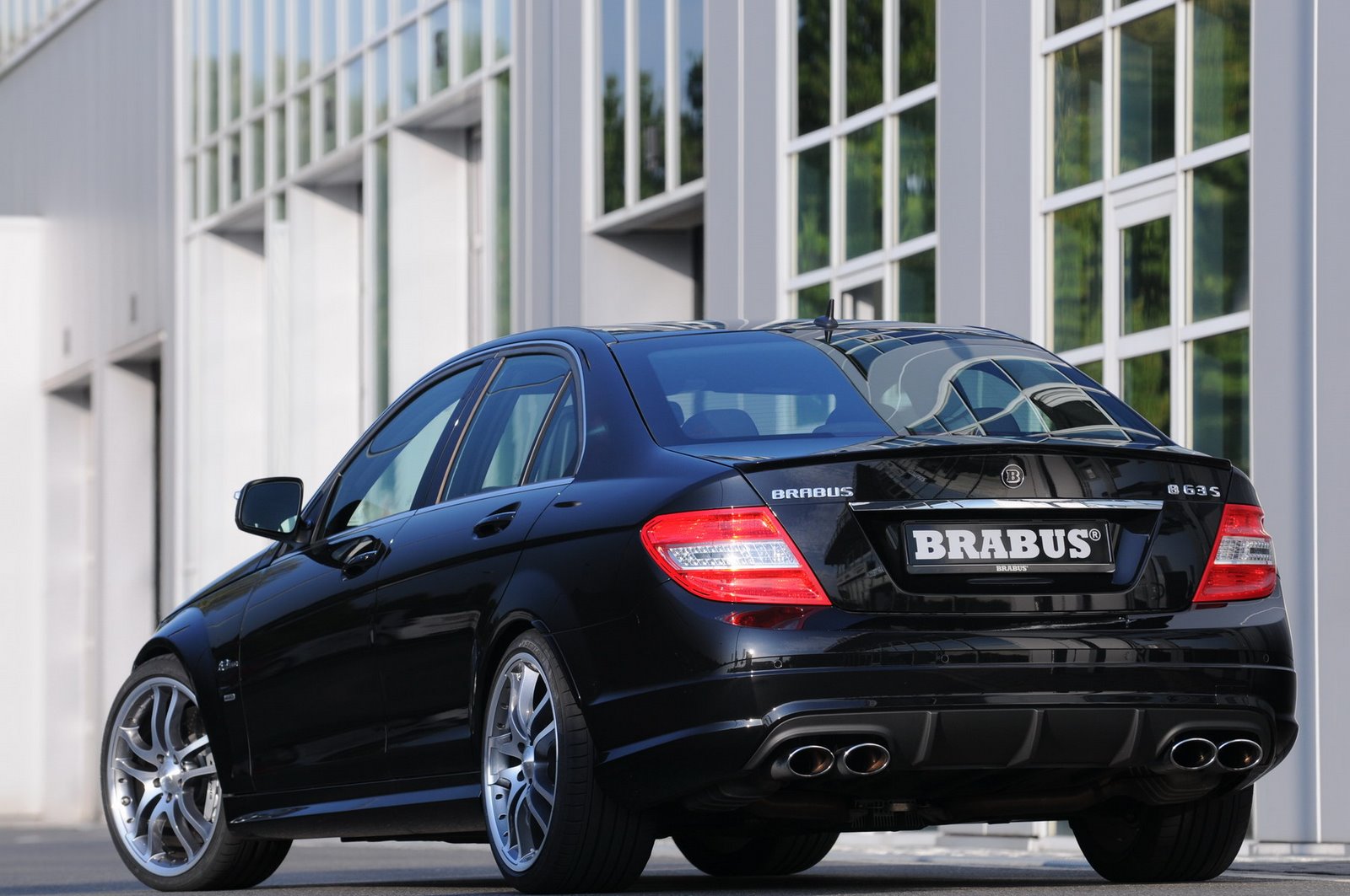 [brabus-mercedes-c-63-amg-hr-02.jpg]
