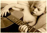 ребёнок с гитарой