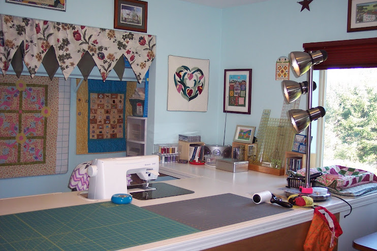 PRISCILLA'S QUILT PIECING STUDIO