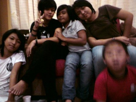 [adik2.jpg]