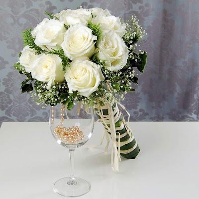 Decoraci n de la boda con rosas blancas