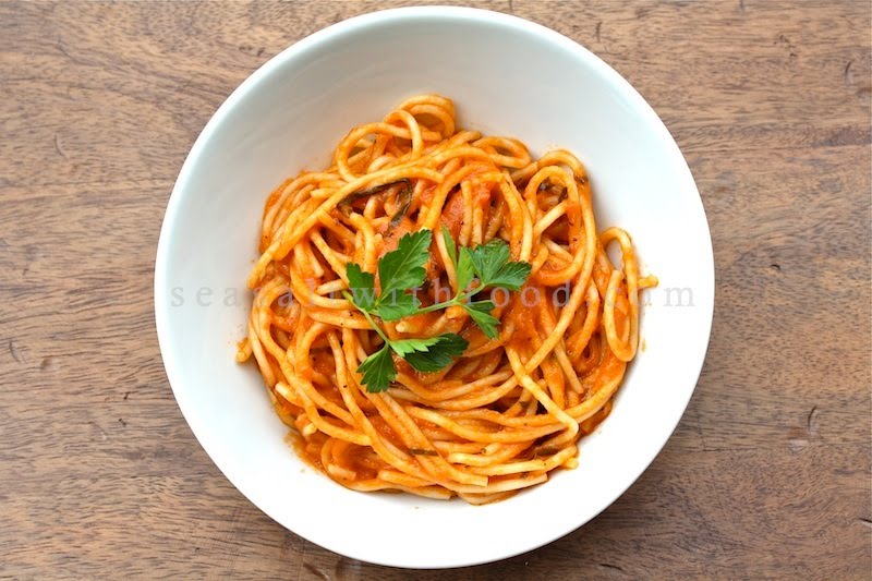 Angel Hair Pasta With Tomato Sauce