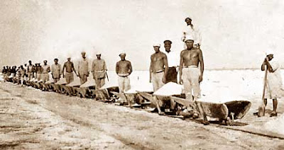 Саки. Вывоз соли из солевых бассейнов, 30-е годы XX века