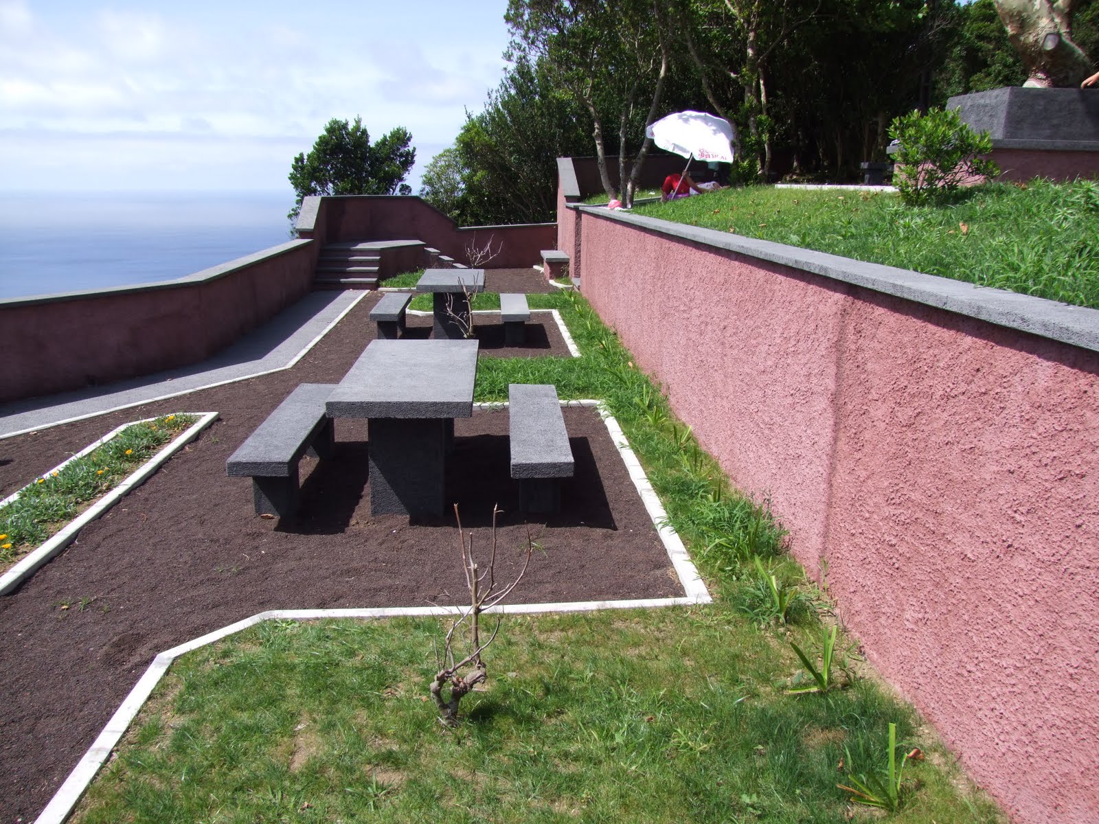 [2009_08300006.JPG]