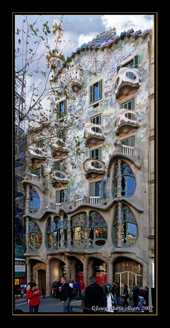 [Casa+BatllÃ³_Pano.jpg]