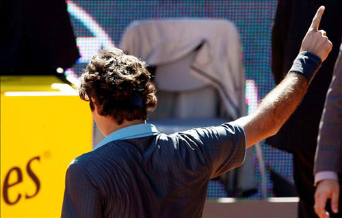 [federer.jpg]