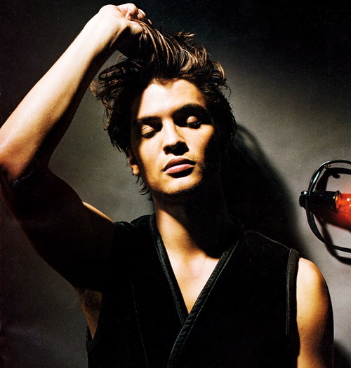 I LOVE BROTHERS & SISTERS Daily Photo Luke Grimes