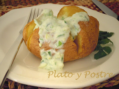 Patatas Horneadas con Salsa de Cebolleta Tierna y Cilantro