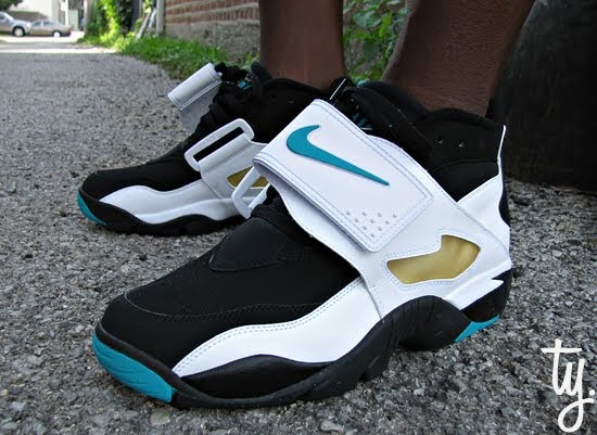 nike diamond turf emerald