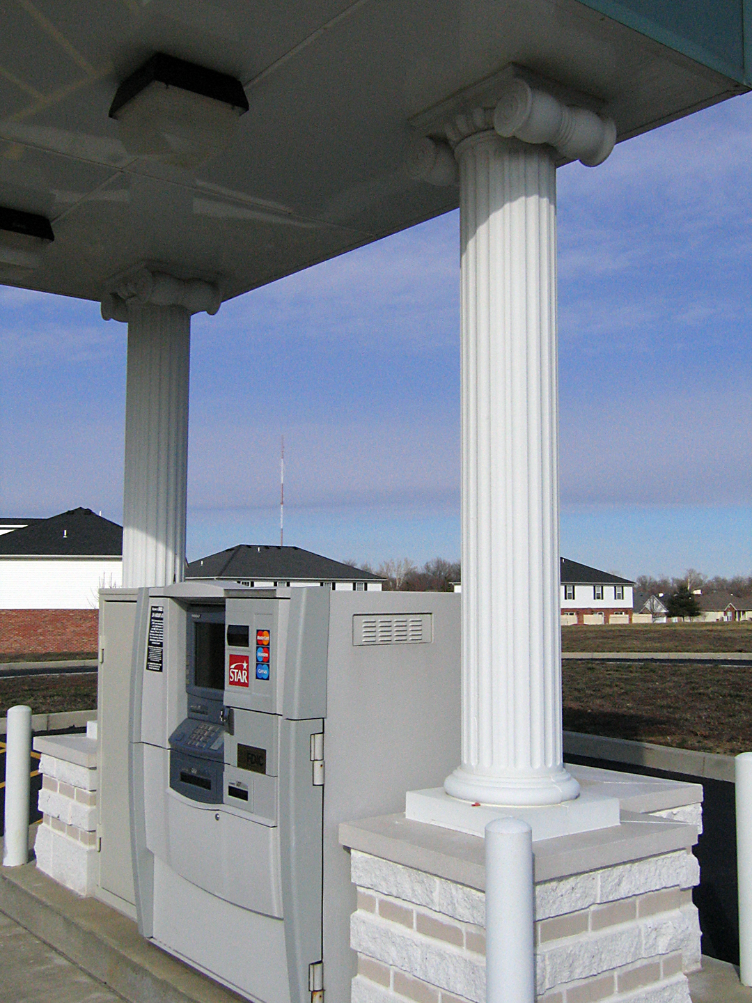 [tackiest+ATM+ever+03.jpg]