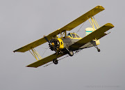 I heard an airplane flying very low outside, grabbed my camera and went out . (robrrobinson cropduster )