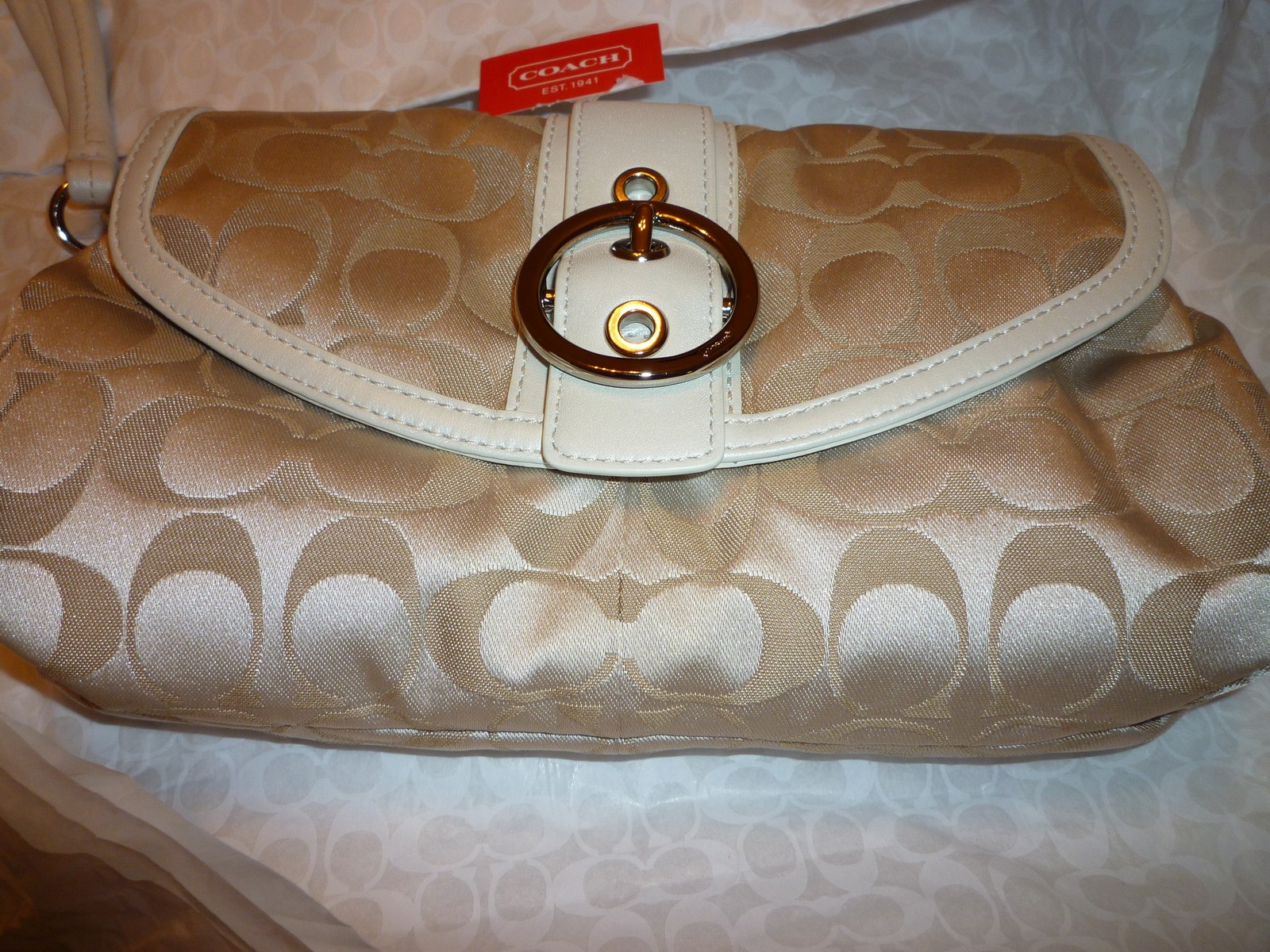 coach wristlets 43